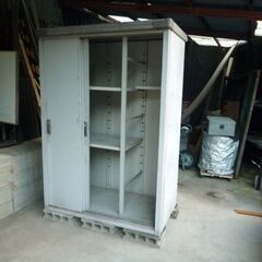 まだまだ使えます！さすが国産ヨドコウの中型物置　中古