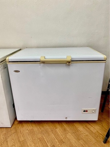 業務用冷凍庫（Haier) JF-NC319A