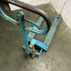 【トヨタL&F】ハンドリフト PALLET TRUCK HPO7 手動リフト 工場倉庫 重量物 700kg Y0370