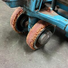 【トヨタL&F】ハンドリフト PALLET TRUCK HPO7 手動リフト 工場倉庫 重量物 700kg Y0370