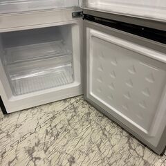  20107  一人暮らし2D冷蔵庫 MAXZEN 2022年製 117L ◆大阪市内・東大阪市他 6,000円以上ご購入で無料配達いたします！◆ ※京都・高槻・枚方方面◆神戸・西宮・尼崎方面◆生駒方面、大阪南部方面　それぞれ条件付き無料配送あり！            