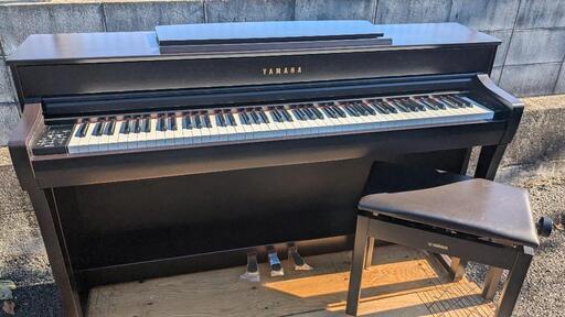 岡山〜福山〜兵庫〜大阪まで配達設置無料！YAMAHA Clavinova 電子ピアノ CLP-715R 2022年購入 (21年製)\n★ほぼ新品＆ほぼ未使用Level ⑪\n★ジモティーが一番安い！\n★ジモティーは設置までお手伝い\n【簡単設置】\n★ジモティーは即配達、納品可能！