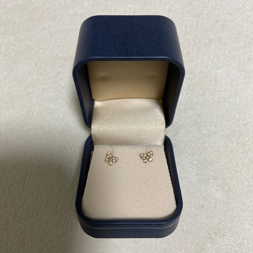 新品　ダイヤモンドピアス
