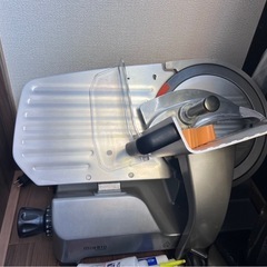 ミナト 業務用ミートスライサー PMS-220F (高品質イタリア製回転刃/アルミ製) [肉スライサー パンスライサー フードスライサー]