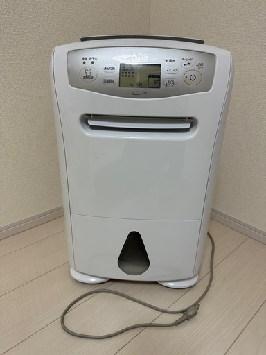 〈美品・半年のみ使用〉三菱　MITSUBISHI 衣類乾燥除湿機　ホワイト MJ-P180PX-W