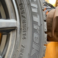 現行ハスラー用スタッドレスレスタイヤ 1シーズン4本の中古