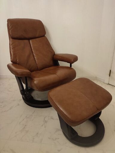 新品保証付き　ニトリ　パーソナルチェア　椅子　一人掛けソファ　KE01 MBR　オットマン付き