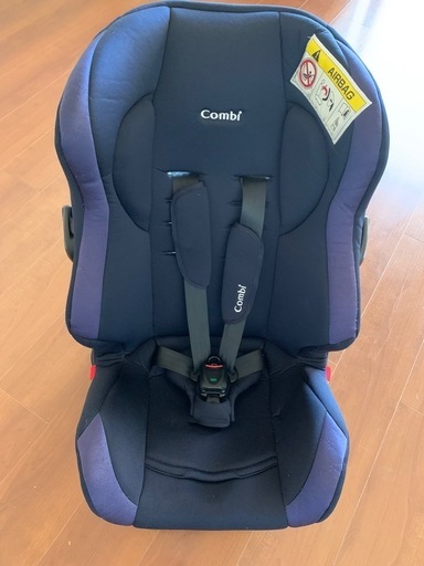 Commbi チャイルドシート　25kgまで使用可能
