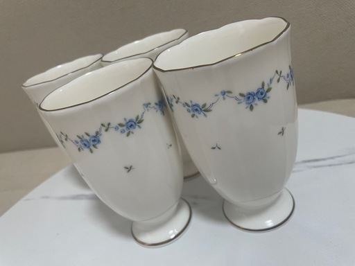 【新品未使用】Adam\u0026Eve たち吉 カップ 4点セット　小花柄 ブルー