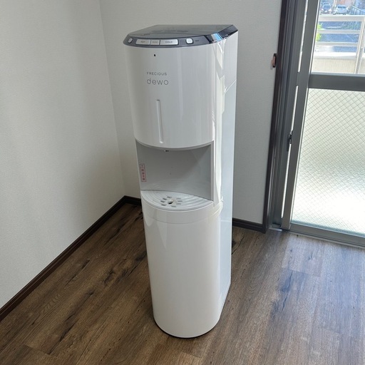 ウォーターサーバー数ヶ月のみ使用の美品、天然水29ℓ付き！✨
