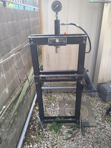 手動油圧プレス機‍