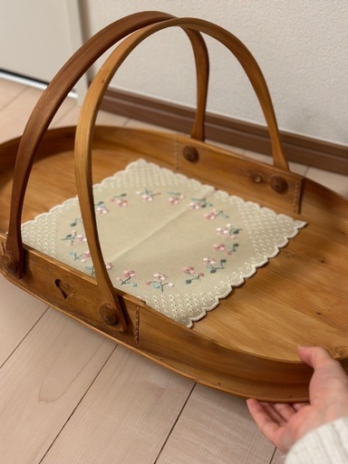 北欧ビンテージ　木のトレイとリネンクロス