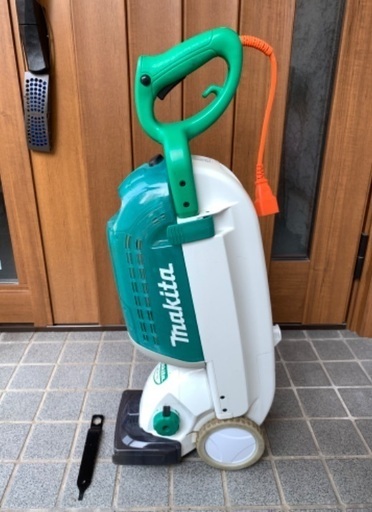 マキタ 芝刈機　makita 芝刈り機