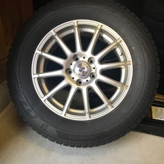 予約中215/65R16  スタッドレス　VRX2  エルグランド (E52)で使用