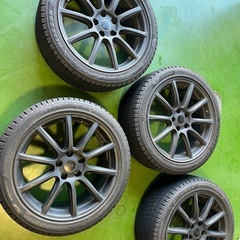 ワンシーズンのみ使用！245/40R18VRX3