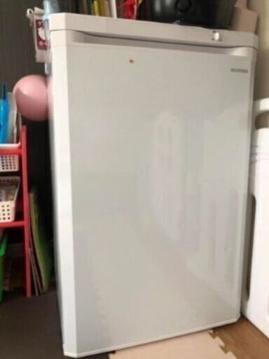 アイリスオーヤマ冷凍庫85l