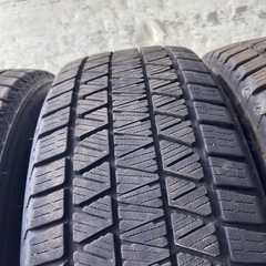 バリ山　BRIDGESTONE ブリヂストン　ブリジストン　DM-V3 225/60R18 スタッドレス　タイヤ　2022年〜2023年製　18インチ