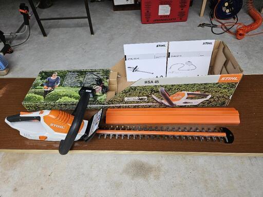 STIHL  スチール　充電式バリカン　コードレス　ヘッジトリマー　HSA 45