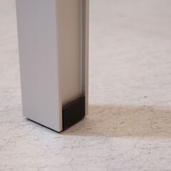 展示品◆Cassina ixc.(カッシーナ イクスシー)/team by wellis(チーム・バイ・ウェリス) ルームリビングコーヒーテーブル。クリアガラスとアルミ脚のシンプルなセンターテーブル。