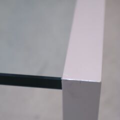 展示品◆Cassina ixc.(カッシーナ イクスシー)/team by wellis(チーム・バイ・ウェリス) ルームリビングコーヒーテーブル。クリアガラスとアルミ脚のシンプルなセンターテーブル。