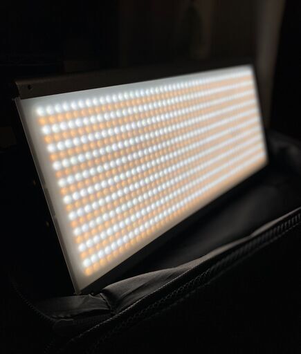 【受渡し予定者様決定】【お買い得】【Neewer】NL960 二色 LEDビデオライト 960LEDビーズ  3200-5600K CRI 95+