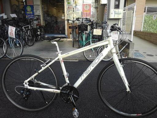 中古自転車３２９５　前後タイヤ新品！　２０１３モデル　メリダ　CROSSWAY　TFS50R　AMW5463　７００×３５C　３×７段ギヤ　アルミフレーム　ワイヤー錠　ライトは付属していません　フレームサイズ４６０㎜　身長１６０㎝から１８０㎝