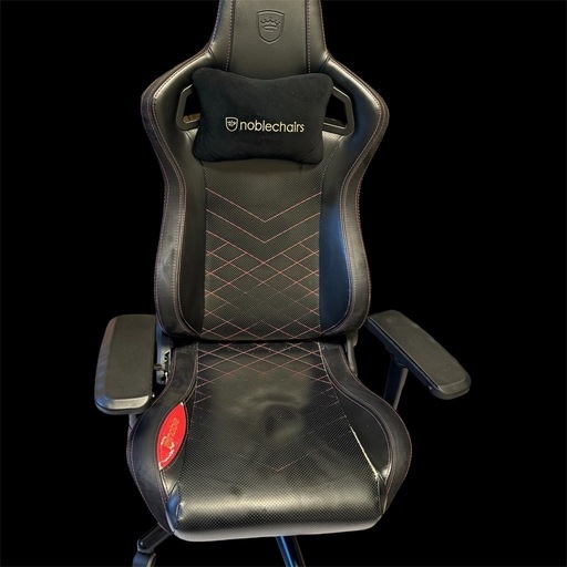 定価62.700円　noblechairs ゲーミングチェア