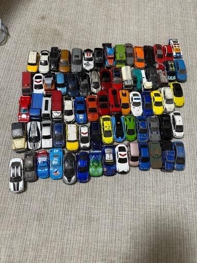 トミカ\n