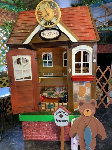 メルヘン風の家とディズニーの飾り置きオブジェ　希少品