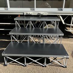 インテリステージ　サウンドハウス　intellistage イベント　階段　ステージ