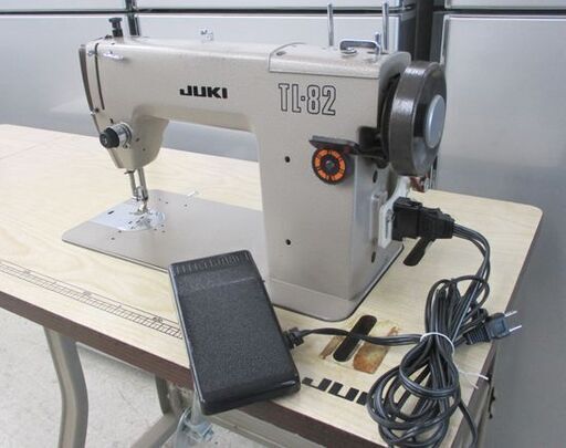 JUKI 職業用ミシン TL-82 電動フットペダル 一本針本縫い 作業台付き