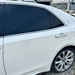 トヨタ クラウン 210系 アスリートS i-Four GRS-211 左リアドア L パネル ドア　TOYOTA