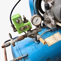 岩田　イワタ　200
V コンプレッサー　　　　動作未確認 