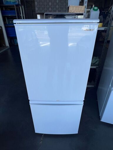 SHARP　ノンフロン冷凍冷蔵庫　SJ-C14E-W　137L　2018年