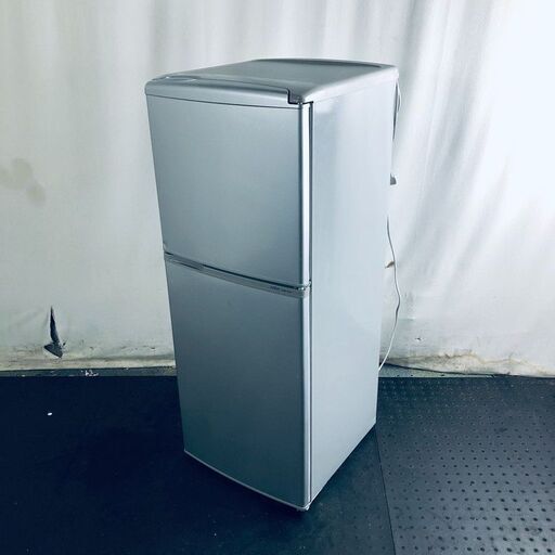 ID:rg219661 アクア AQUA 冷蔵庫 一人暮らし 中古 2012年製 2ドア 137L シルバー 直冷式 右開き AQR-141A(SB)  【リユース品：状態B】【送料無料】【設置費用無料】