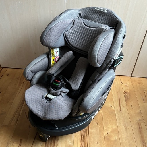 Aprica  アップリカ　 フラディアグロウ ISOFX プレミアム 360°セーフティ