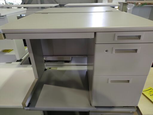 オフィス用品　事務片袖机
