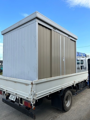 イナバ物置 両開き 棚付き 中古物置 100人乗っても大丈夫 お取引日程の早い方優先