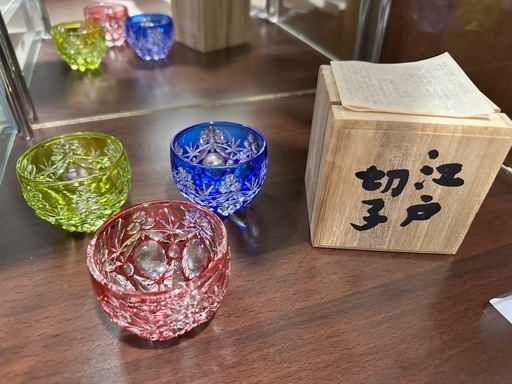 江戸切子　最高級　篠崎清一　ぐい呑「三つ玉」赤金、瑠璃、薄緑