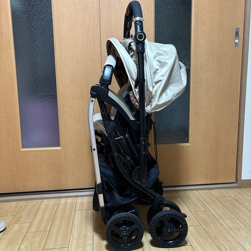 コンビベビーカー
