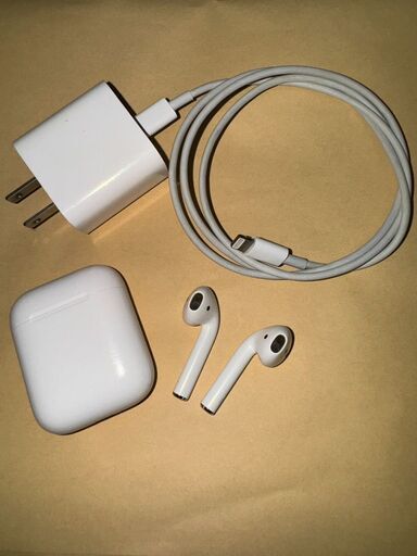 【 AirPods(第一世代) \u0026 純正充電ケーブル 】 中古