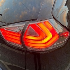 日産エクストレイル t32社外ファイバーテールランプ