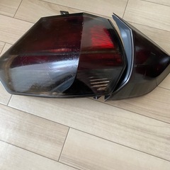 日産エクストレイル t32純正テールランプ