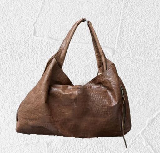 新品。牛革型押しバック