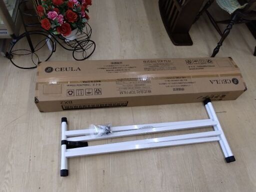 展示引上げ品　本格的88鍵盤　本物サイズ　スタンド　ペダル付き　電子ピアノ　デジタルピアノ
