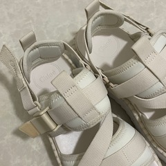 雑誌掲載】クロエ Chloe “LILLI”フラットサンダル CHC22U627Y4