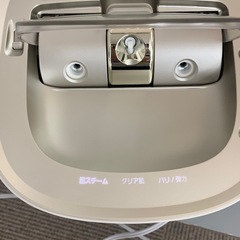 美品　Panasonic スチーマーナノケア