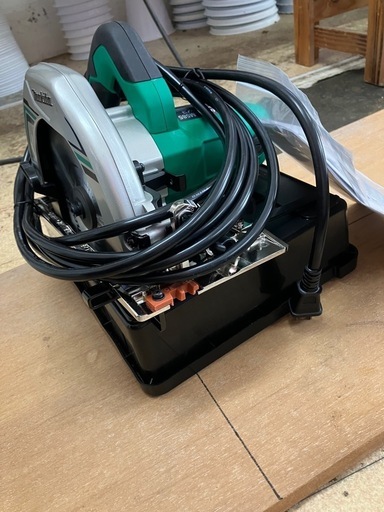 ★一度使用★Makita 電動丸ノコ M585 1050W 取扱説明書付き