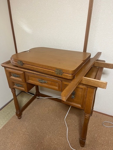 アンティーク調　ドレッサー