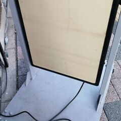 東和製LED看板　飲食店などに　キャスター付き